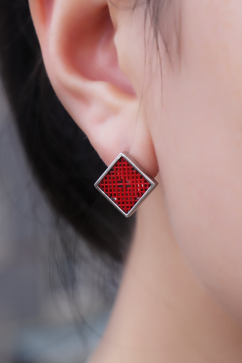 Mini Lattice Stud — Natural Color