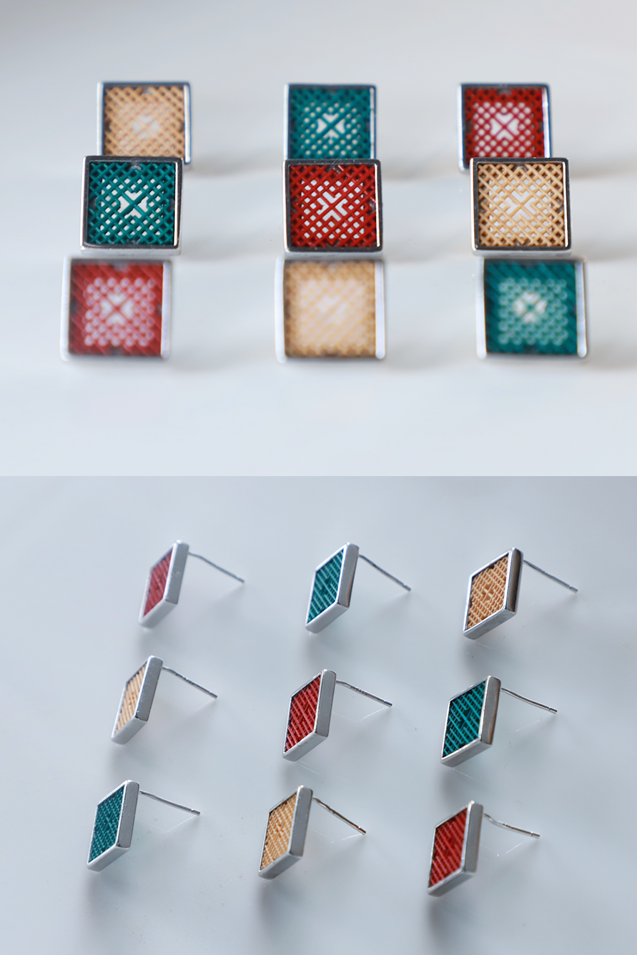 Mini Lattice Stud — Natural Color
