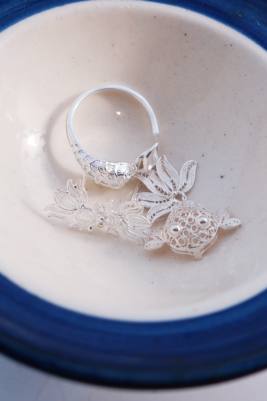 金魚花絲耳釘
