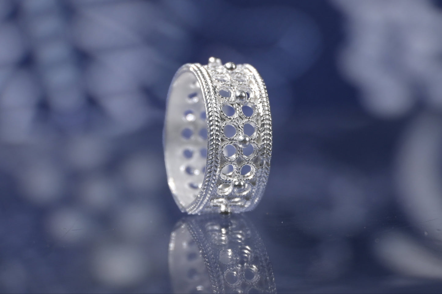 The Clover Band Ring