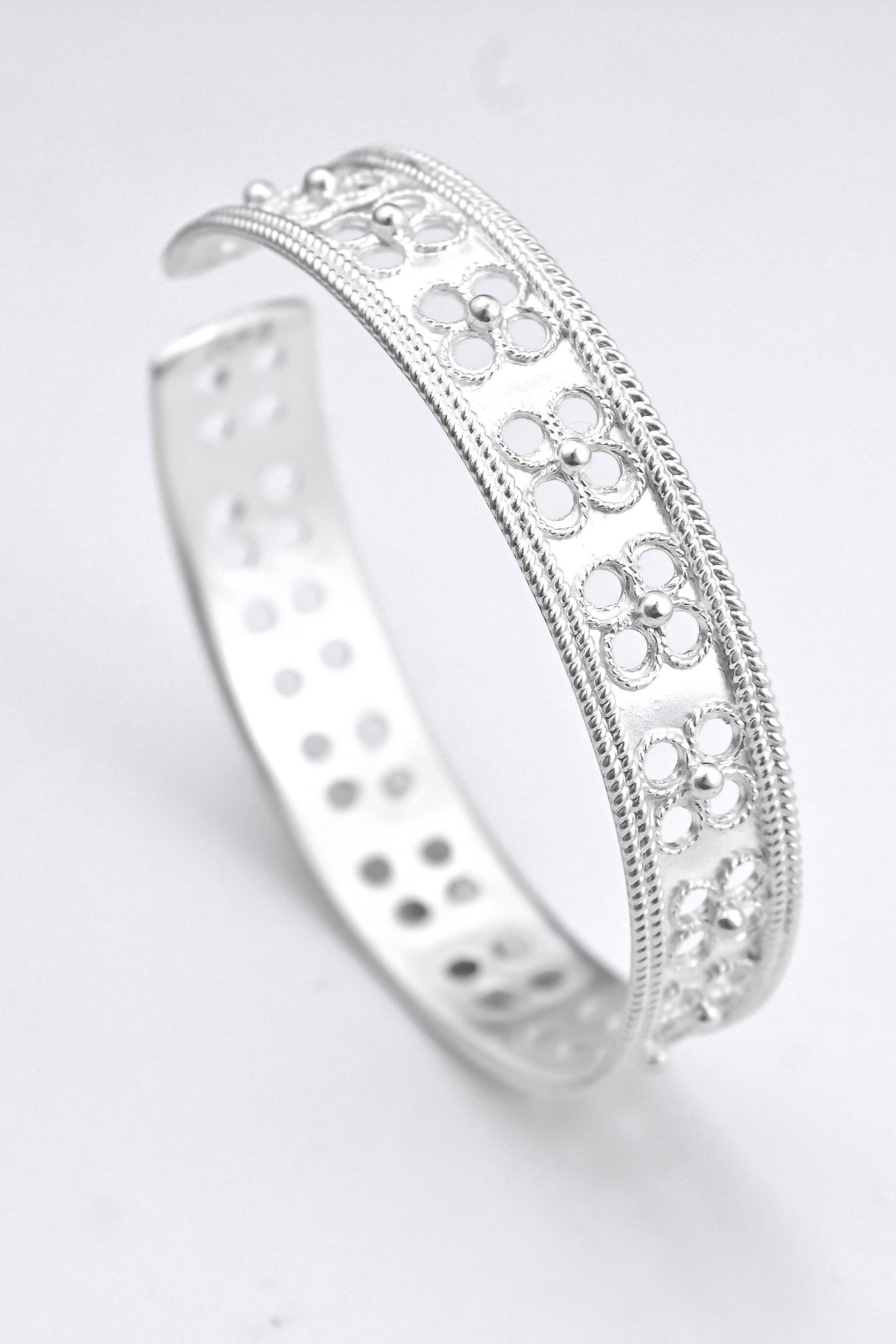 The Clover Cluster Cuff